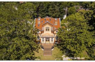 Villa kaufen in Philipp-Franck-Weg 41, 14109 Wannsee, Villa auf Wassergrundstück in Berlin-Wannsee mit 3 Bootsliegeplätzen