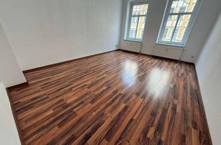 Wohnung mieten in Vetterstraße 20, 09126 Bernsdorf, 1. OG - Laminat - Balkon - großes Wohnzi. / 2er WG-gerecht