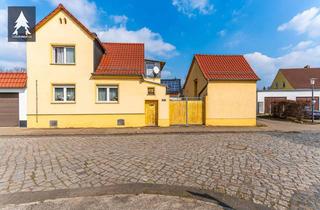 Einfamilienhaus kaufen in Grabenstraße 31A, 06467 Hoym, Stadthaus mit geschütztem Innenhof und Toreinfahrt – Platz für Ideen statt Rasenmäher