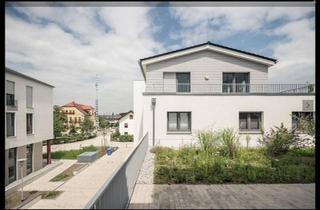 Wohnung kaufen in 82216 Maisach, Maisach - Neuwertige 2-Zimmer Dachterrassenwohnung im Herzen von Maisach