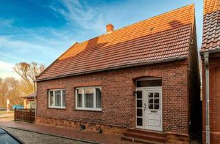 Einfamilienhaus kaufen in 19303 Dömitz, Einfamilienhaus mit Nebengebäude in zentraler Lage