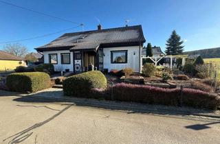 Einfamilienhaus kaufen in 57639 Oberdreis, Die Lage macht`s, freistehendes Einfamilienhaus angrenzend an Wiesen und Felder in Oberdreis