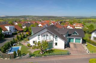 Villa kaufen in Buttlarstraße, 36124 Eichenzell, Außergewöhnliche Villa mit Pool in direkter Feldrandlage -Schloß Fasanerie!