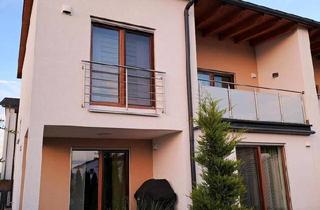 Haus kaufen in 93142 Maxhütte-Haidhof, Maxhütte-Haidhof - *PROVISIONSFREI * Schönes Reiheneckhaus in TOP Zustand