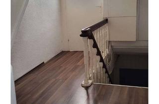 Wohnung mieten in 38300 Wolfenbüttel, Altbauwohung mit Dachterasse und Carport, zentral gelegen