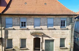 Haus kaufen in Friedrich-Ebert-Str. 13, 90579 Langenzenn, Sanierungsbedürftiges Wohn- und Geschäftshaus im historischen Stadtkern von Langenzenn