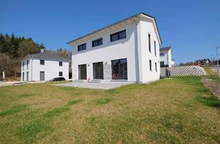 Haus kaufen in 92277 Hohenburg, Familienidylle trifft Zukunft – KfW-40 Haus mit PV-Anlage & Einliegerwohnung in naturnaher Lage