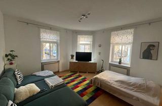 Wohnung kaufen in 99423 Weimar, ruhige 3-R Wohnung mit Balkon Meyerstr 7 in Weimar