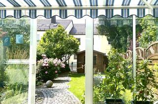 Haus kaufen in Holunderweg, 86399 Bobingen, Schönes RMH mit Solaranlage, Loggia, Wintergarten mit Garten und Garage in Bobingen-Siedlung kaufen