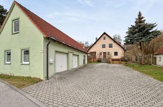 Haus kaufen in Gundelshalmer Straße, 91738 Pfofeld, Zweifamilienhaus mit mehreren Garagen in Pfofeld