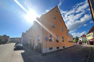 Mehrfamilienhaus kaufen in Hensoltstraße 34, 91710 Gunzenhausen, Renovierte Gaststätte mit 2 Wohnungen, Garage und 6 Stellplätzen