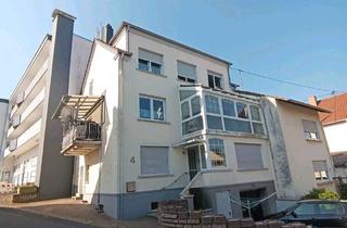 Haus kaufen in Am Mühlenberg, 66701 Beckingen, Modernisiertes Zweifamilienhaus ohne Garten, mit Garage und zwei Stellplätzen in Düppenweiler