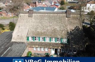 Praxen kaufen in Itzehoer Straße, 24594 Hohenwestedt, Imposantes Reetdachanwesen mit großzügigem Praxisanbau in 24594 Hohenwestedt