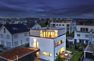 Einfamilienhaus kaufen in 71101 Schönaich, WOW in Schönaich: Einfamilienhaus der Extraklasse mit übergroßer Doppelgarage