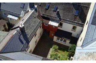 Haus kaufen in 95163 Weißenstadt, Stadthaus mit drei Wohneinheiten und Innenhof