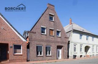 Haus kaufen in 25361 Krempe, 360° Rundgang - Historisches Zweifamilienhaus mit Platz & Feuchtigkeitsschäden zu verkaufen