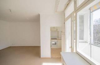 Wohnung kaufen in Schillerstraße 105, 10625 Berlin, Berlin - Schillerstr. in Charlottenburg: 2-Zi-Whg im 4. OG mit Südbalkon, EBK u. Aufzug