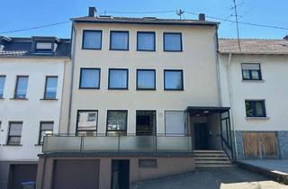Mehrfamilienhaus kaufen in 66346 Püttlingen, Beidseitig angebautes Mehrfamilienhaus mit großem Grundstück im Herzen von Püttlingen