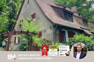 Doppelhaushälfte kaufen in 90518 Altdorf, Historische Doppelhaushälfte im Fachwerkstil mit großem Garten und idyllischem Teich