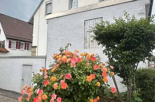 Anlageobjekt in 74369 Löchgau, Mehrfamilienhaus mit Charme, Ausbaureserve und Gewerbeeinheit im Zentrum