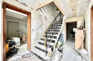 Haus kaufen in 56271 Kleinmaischeid, Gestalten Sie Ihr Zuhause Renovierungsbedürftiges Zweifamilienhaus in Kleinmaischeid!