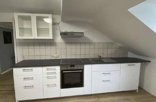 Wohnung mieten in Lorenzstr. 13, 95028 Innenstadt, Modernisierte und möblierte 3-Zi-DG-Wohnung zu vermieten