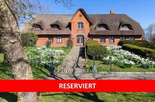 Gewerbeimmobilie kaufen in Liliencronweg 23, 25849 Pellworm, Reetdachhaus im Friesenstil mit Ferienwohnungen, Sauna, großer Küche