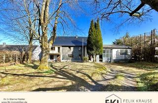 Haus kaufen in 57586 Weitefeld, **Vielseitige Immobilie mit großem Stellplatzangebot und Werkstattpotenzial in Weitefeld**
