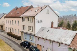 Mehrfamilienhaus kaufen in 95615 Marktredwitz, Renditestarkes solides Mehrfamilienhaus mit Garagen in Lorenzreuth bei Marktredwitz