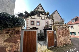 Einfamilienhaus kaufen in 67271 Neuleiningen, Saniertes Einfamilienhaus (Denkmal) im historischen Ortskern-mit Garage und Terrasse - Bezugsfrei