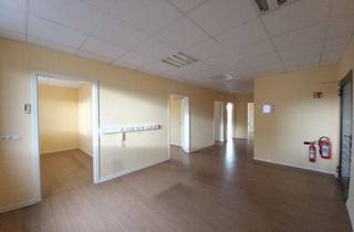 Gewerbeimmobilie mieten in 08412 Werdau, Praxisräumlichkeiten mit ca. 123m², 5 Zimmern, Mitarbeiter-WC und Patiententoilette