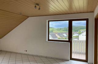 Wohnung mieten in Altenbergstr., 35649 Bischoffen, Attraktive und gepflegte 2-Zimmer-Dachgeschosswohnung in Bischoffen-Roßbach