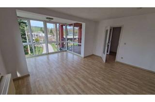 Wohnung kaufen in Glauchauer Straße 8 d, 08373 Remse, Hübsche 2 Raumwohnung im 1 OG mit Terrasse und Wintergarten im Grünen zum Verkauf