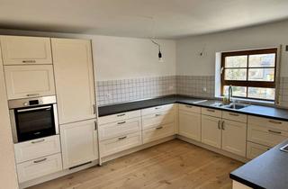 Wohnung mieten in 72534 Hayingen, Helle 4-Zimmer-Wohnung im Herzen von Hayingen – Erstbezug nach Sanierung mit EBK und Carport