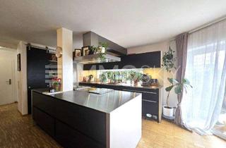 Wohnung kaufen in 85120 Hepberg, Genuss trifft Ausblick – Maisonette mit Traumküche im Grünen