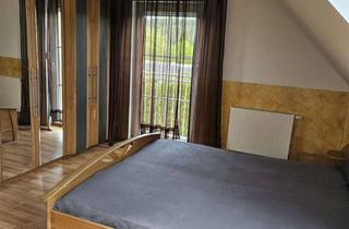 Wohnung mieten in Am Burgfeld 16, 96132 Schlüsselfeld, Gepflegte 2,5 Zimmer-DG-Wohnung in Aschbach