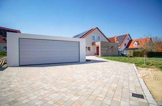 Wohnung kaufen in 91728 Gnotzheim, Moderne 2,5-Zimmer-Wohnung mit Garten, Terrasse und Schlossblick – Barrierefrei & KfW 40+ Standard