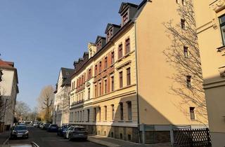 Wohnung kaufen in 04416 Markkleeberg, provisionsfrei + schöne 4- Zimmerdachgeschosswohnung mit zwei Balkonen in Markkleeberg West