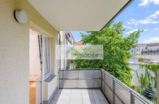 Wohnung kaufen in Meyerbeerstrasse 46, 13088 Weißensee, LICHT, RUHE UND LEBENSQUALITÄT • VERMIETETE 3-ZIMMER-WOHNUNG MIT BALKON, AUFZUG & KELLER
