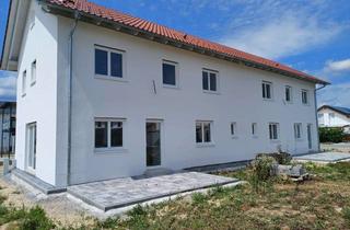 Doppelhaushälfte kaufen in Bürgermeister-Josef-Bauer-Straße, 94486 Osterhofen, Attraktive Doppelhaushälfte zum Kauf in Osterhofen, Bgm.-Josef-Bauer-Str. 6