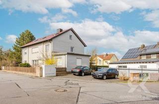 Haus kaufen in 92442 Wackersdorf, Zweifamilienhaus mit ELW als Kapitalanlage oder Eigenbedarf – Großes Wohnen in ruhiger Atmosphäre