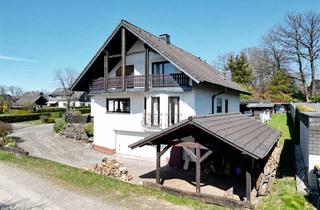 Wohnung kaufen in 51580 Reichshof, Reichshof - Charmantes Einfamilienhaus als Alternative zur Eigentumswohnung - mit Garten, Doppelgarage und großem Carport
