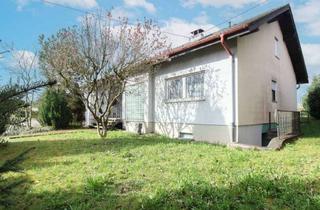 Einfamilienhaus kaufen in 78594 Gunningen, Charmantes Sanierungsprojekt: Einfamilienhaus mit Doppelgarage auf großzügigem 1050 m² Grundstück