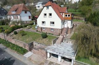 Einfamilienhaus kaufen in Am Hang 7A, 34385 Bad Karlshafen, Massives Einfamilienhaus mit zwei Garagen und Garten in Bad Karlshafen
