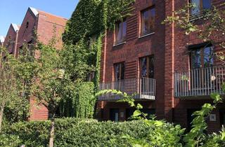 Haus kaufen in Lina-Morgenstern-Straße 17, 10317 Rummelsburg, Brownstone Townhouse direkt an der Spree in einem der begehrtesten Berliner Wohnensembles
