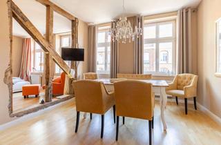 Wohnung kaufen in 23552 Innenstadt, Stilvolle Altbauwohnung auf zwei Ebenen mit Fahrstuhl