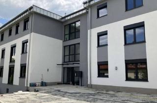 Wohnung mieten in Wombacher Straße 35, 97816 Lohr, Neubauwohnung mit Einbauküche und Terrasse: exklusive lichtdurchflutete 3,5-Zimmer-Wohnung