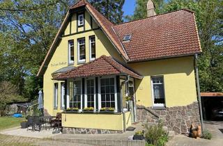 Villa kaufen in 17192 Waren, Stilvolle Villa mit Bungalow, Doppelcarport und großem Grundstück in idyllischer Lage zwischen Mürit