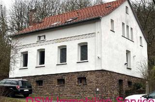 Haus kaufen in 34385 Bad Karlshafen, Zweifamilienhaus mit großer Grünfläche - provisionsfrei!