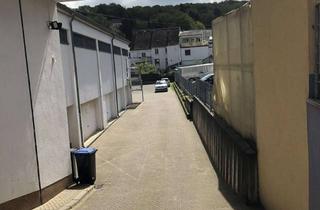 Gewerbeimmobilie mieten in Völklinger Straße 81, 66333 Völklingen, Trockene Lagerfläche mit großer Doppelgarage